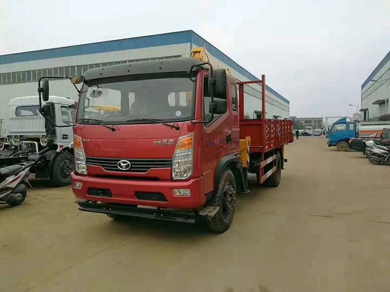 時風(fēng)隨車吊（廂長4.5米）