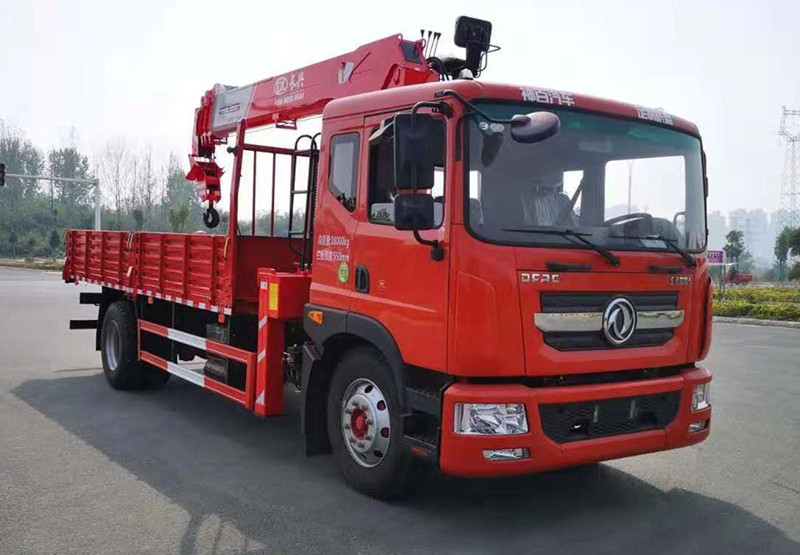 東風D9隨車吊(5-8噸吊機)