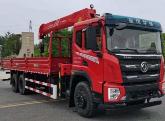 東風(fēng)華神DV5后八輪隨車(chē)吊底盤(pán)，配三一12噸吊機(jī)什么價(jià)格？